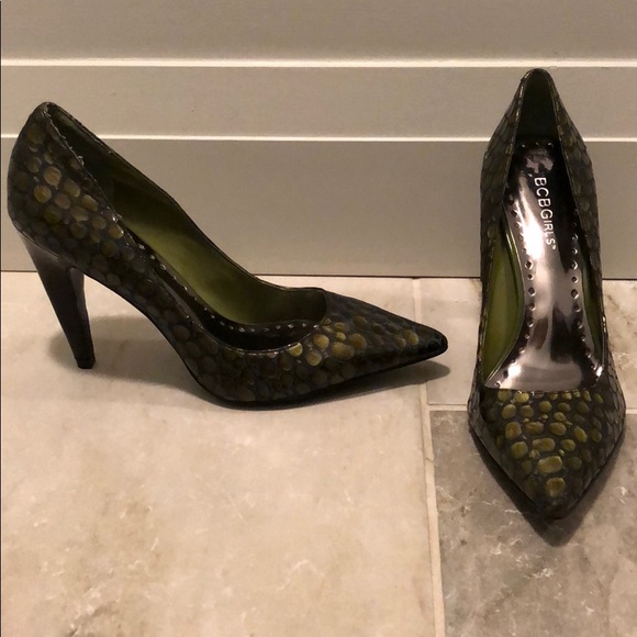 BCBGirls Leather Green Heels - Picture 2 of 8